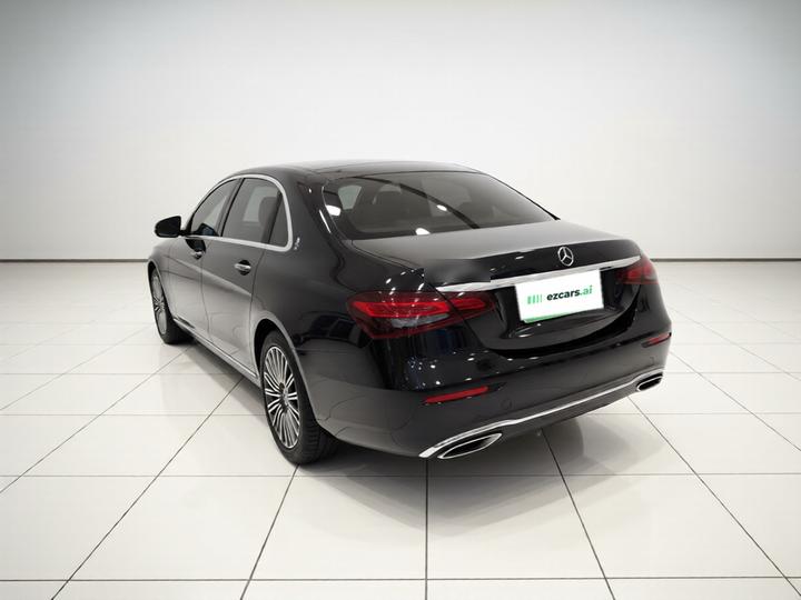 E-Class 2023 E 300 L Luxury photo 4