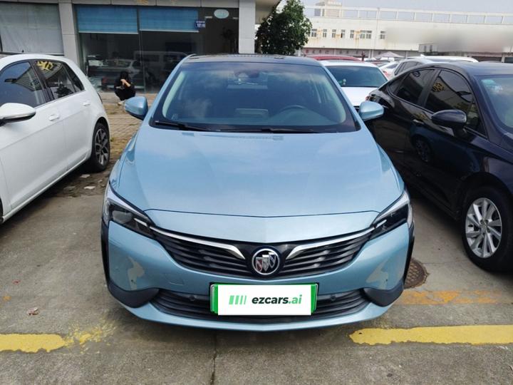 6 2020 PHEV photo 2