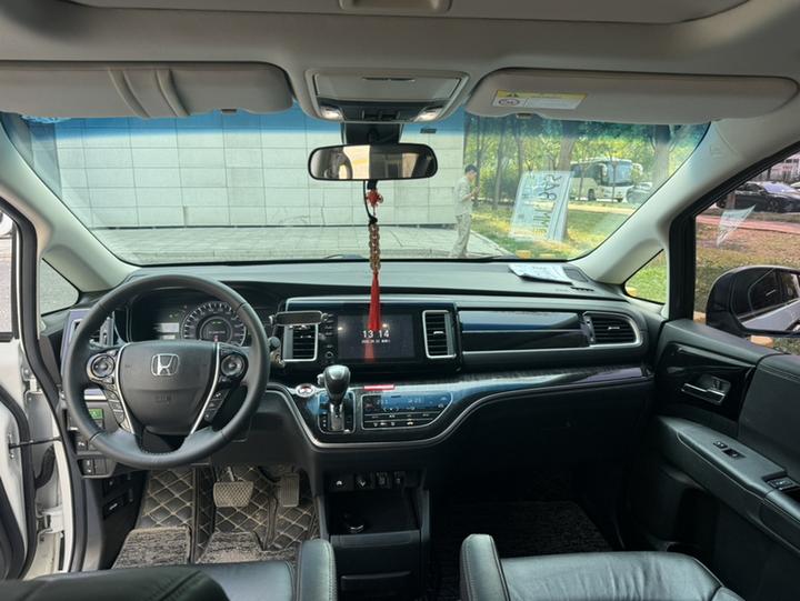 Elysion 2019 2.0L Hybrid Luxury photo 8