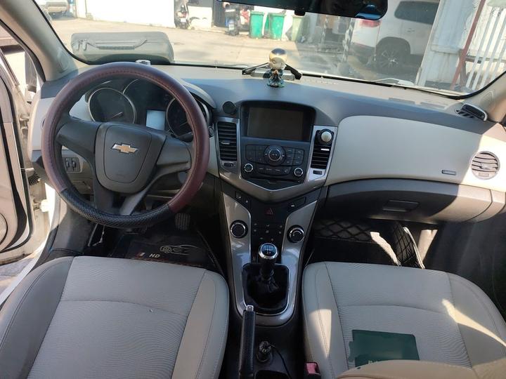 2015 1.5L Classic SE MT photo 5