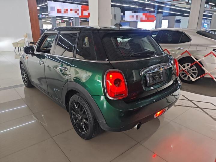 2016 1.5T COOPER 5-Door photo 4
