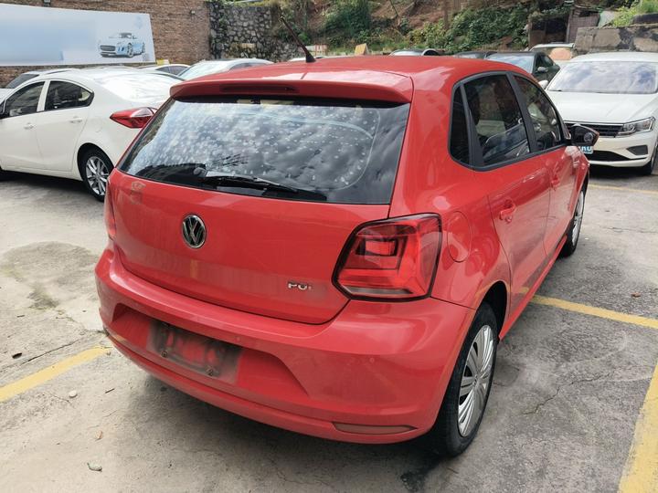 Polo 2016 1.6L AT Comfort photo 4
