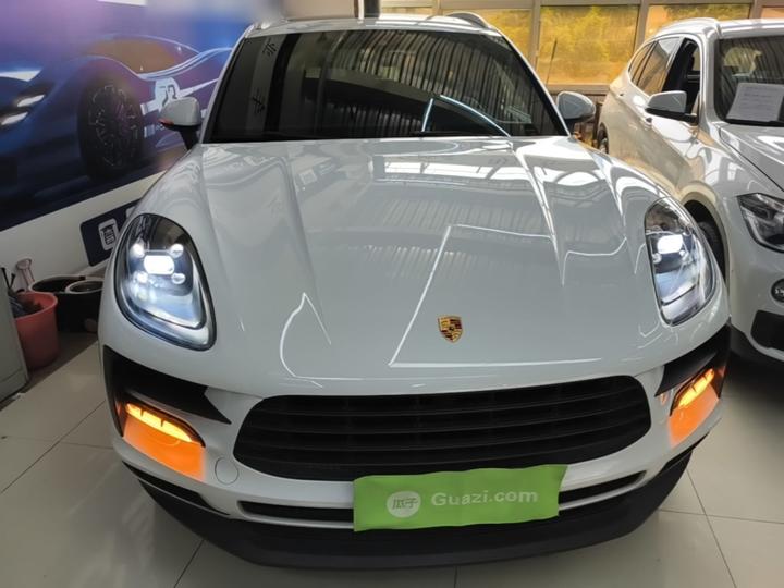 2021 Macan 2.0T photo 2