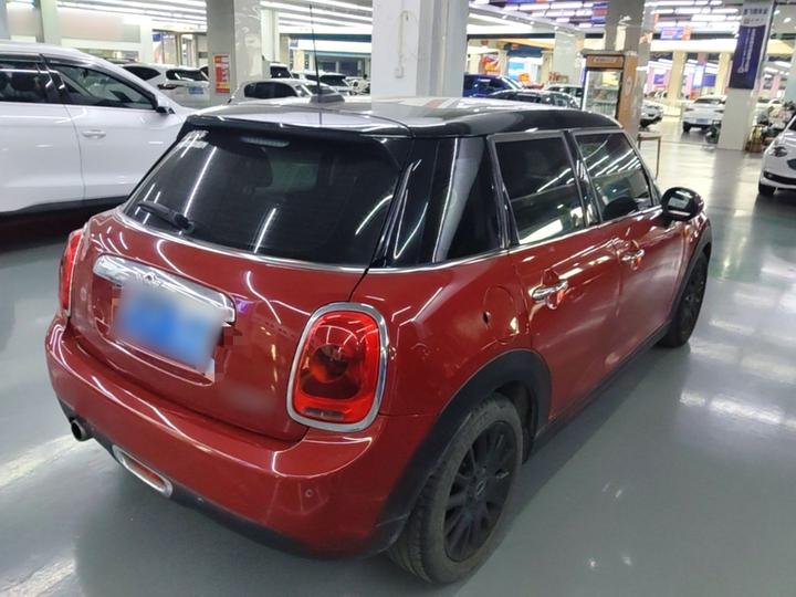 2016 1.5T COOPER 5-Door photo 4