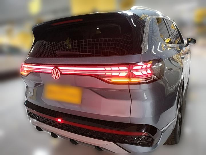2026 450TSI AWD Flagship 6-Seater photo 3