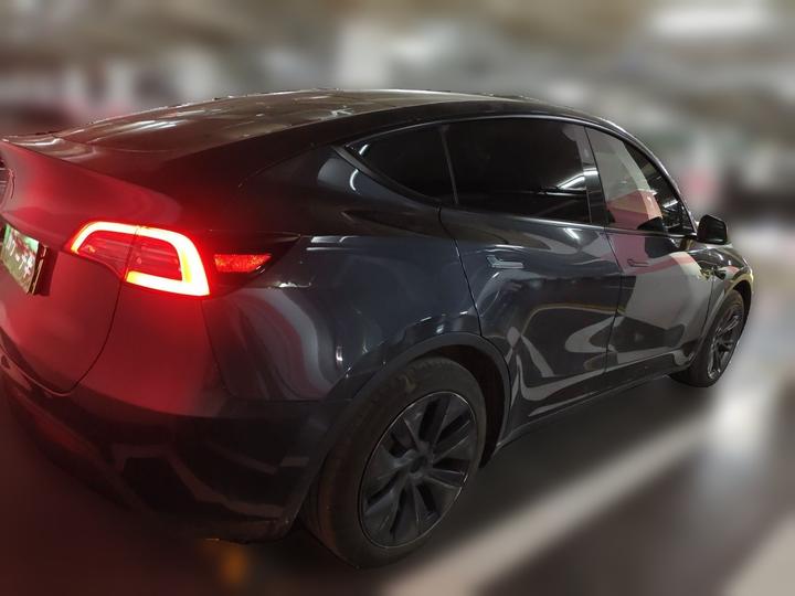 Model Y 2024 RWD photo 4