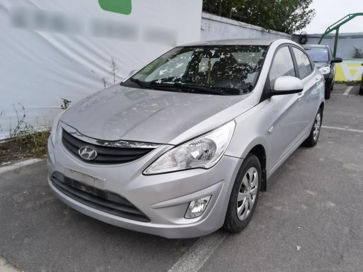 Verna 2010 Sedan 1.4L MT Comfort GS
