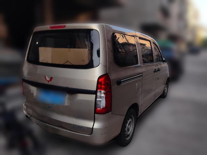 Wuling Hongguang V 2022 1.5L LAR photo 6