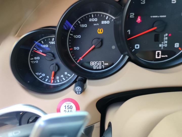 2016 Cayenne 3.0T photo 6