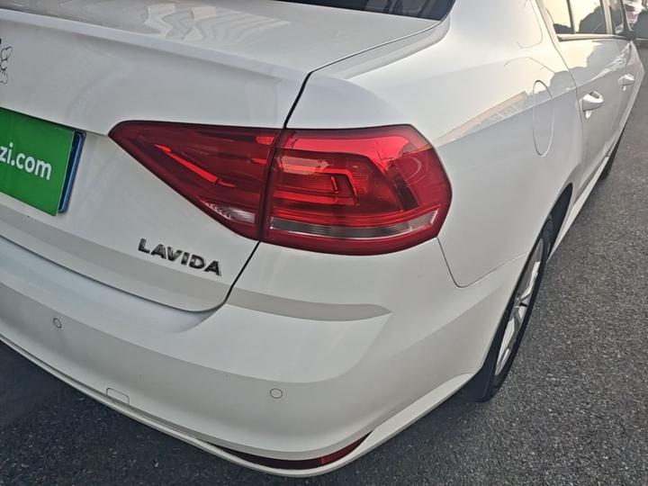 Lavida 2017 1.6L AT photo 7