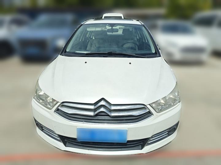 2014 VTS 1.6L AT photo 2