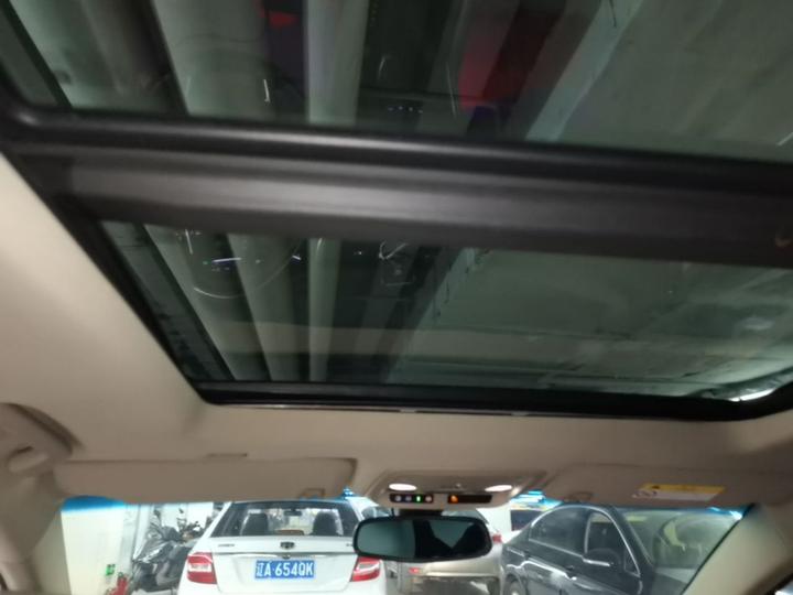 XTS 2017 28T Tech photo 8