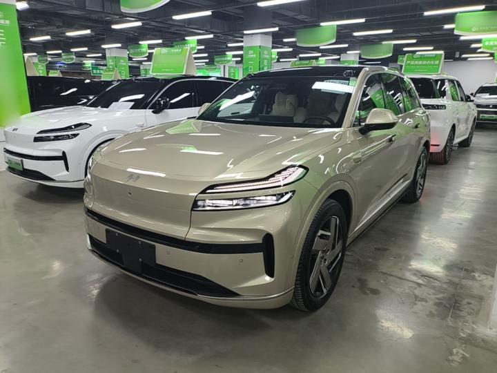 L90 2025 Ultra 6-Seater 85