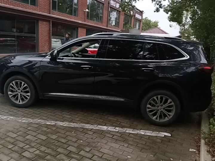 2023 Envision Plus 652T 5-Seater Luxury photo 4