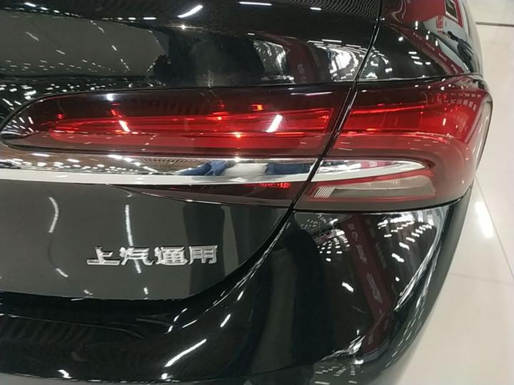 LaCrosse 2019 28T Premium photo 7