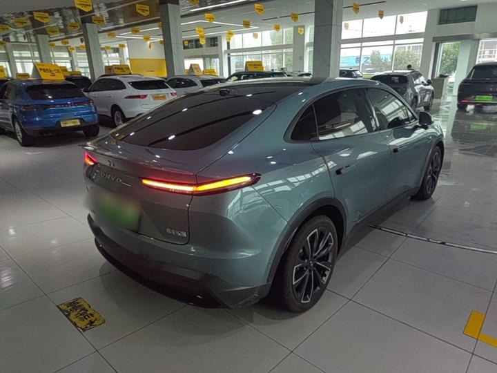 L60 2024 60kWh RWD photo 4