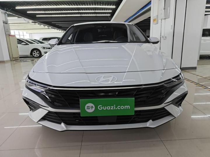 Elantra 2023 1.5L CVT LUX Premium photo 2