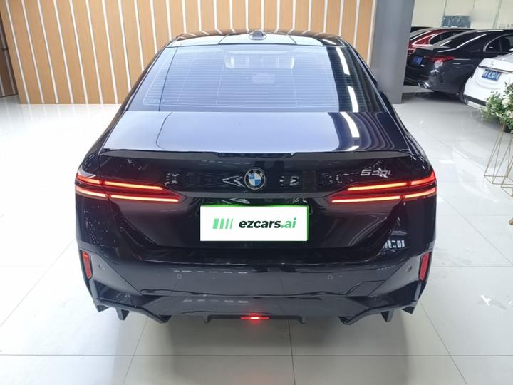 5 Series Imported 2024 530i Leading M Sport Package photo 3