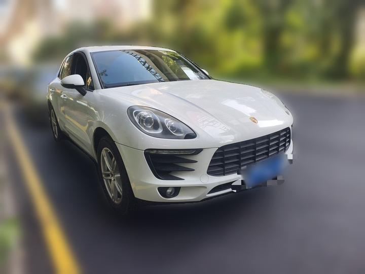 2017 Macan 2.0T photo 3