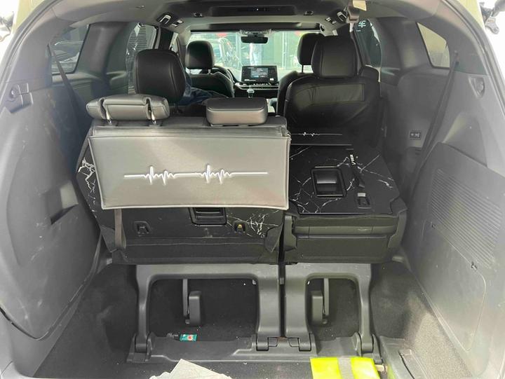 Granvia 2024 2.5L Hybrid Premium PLUS photo 8