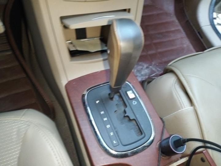 350 2013 350C 1.5L AT photo 6
