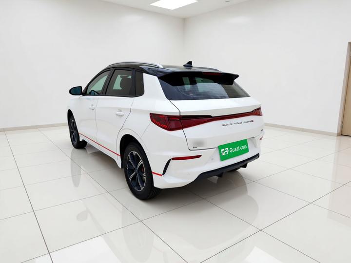 e2 2021 Premium photo 4