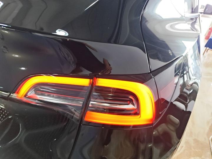 Model Y 2022 RWD photo 7