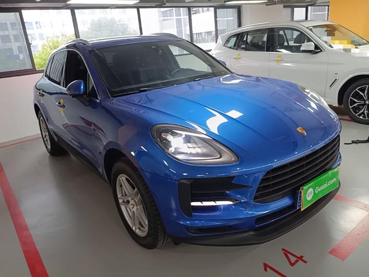 2018 Macan 2.0T photo 3