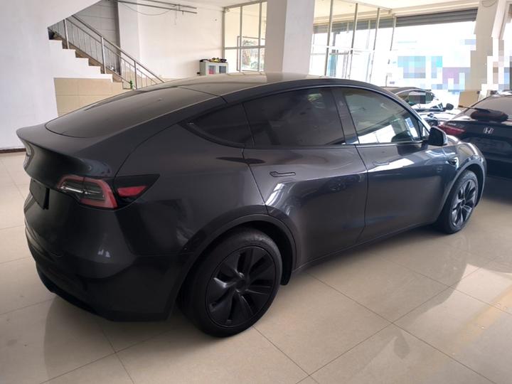 Model Y 2024 RWD photo 4