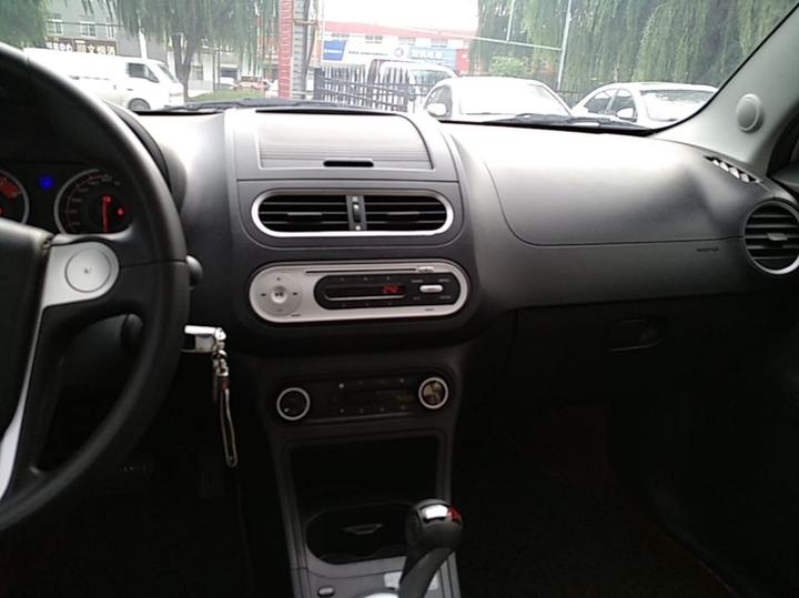 3 2014 1.5L AMT Elite photo 7