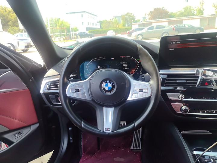 5 Series 2022 525Li M Sport Package photo 3
