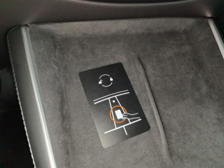 Model Y 2025 RWD photo 8