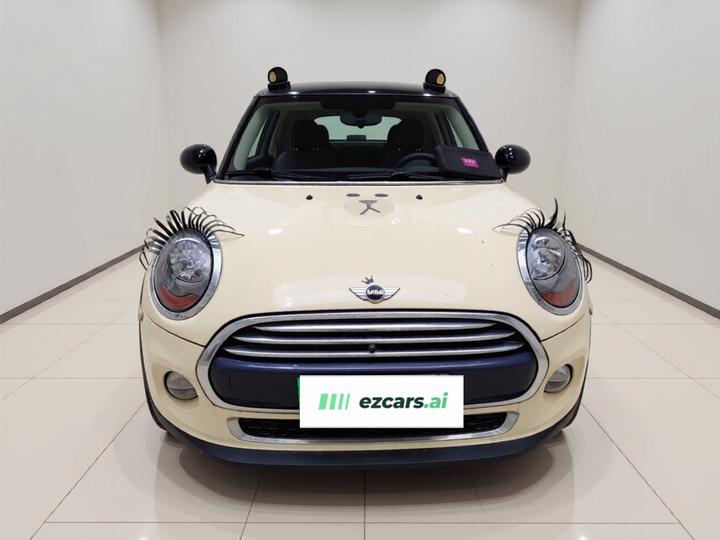 2016 1.5T COOPER 5-Door photo 2