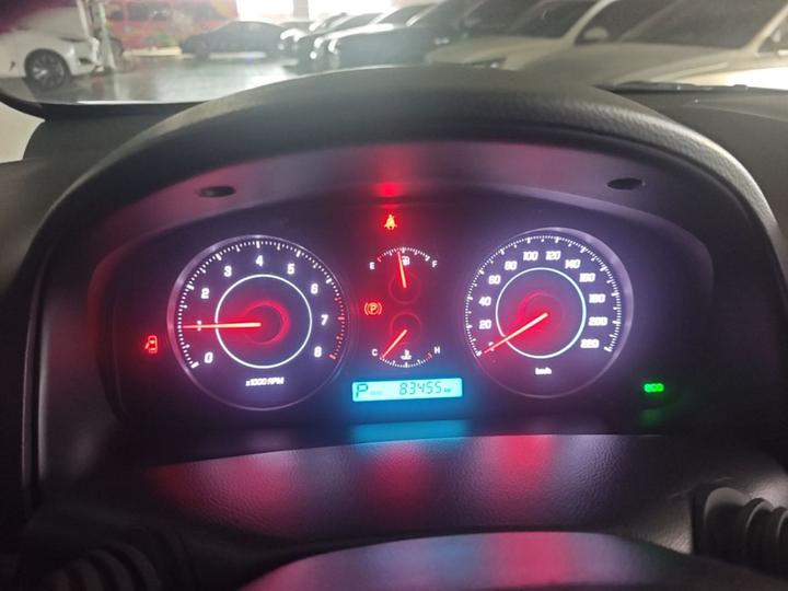 2014 2.4L RWD City 5-Seater photo 7