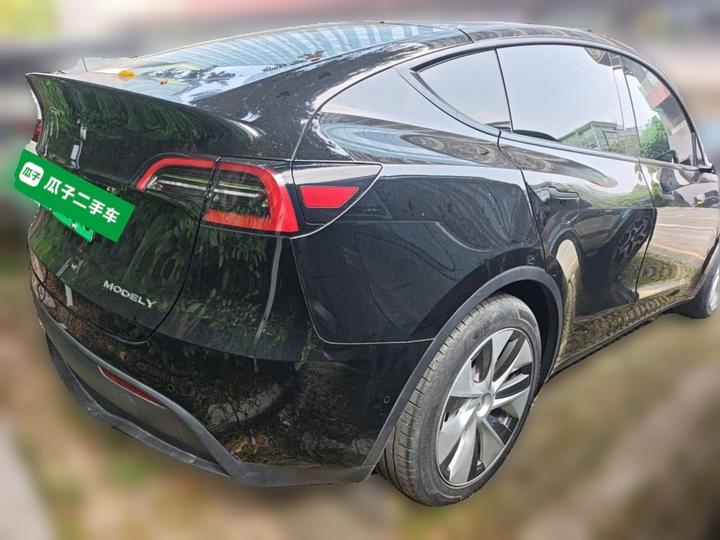 Model Y 2022 Facelift RWD photo 6