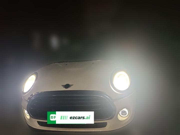 2019 1.5T COOPER Classic 5-Door photo 2