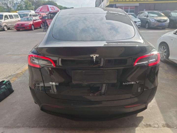 Model Y 2021 Standard Range RWD photo 3