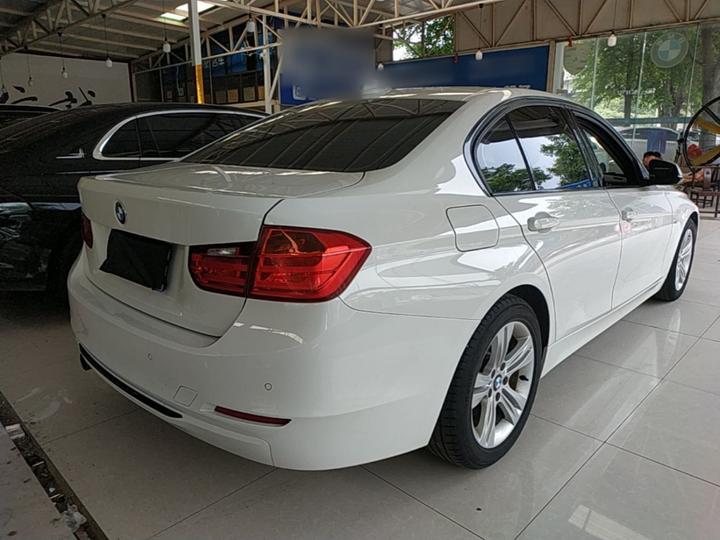 3 Series 2014 320i Sport Design Package photo 4