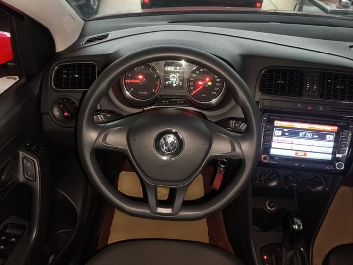 Polo 2014 1.4L AT Comfort photo 6