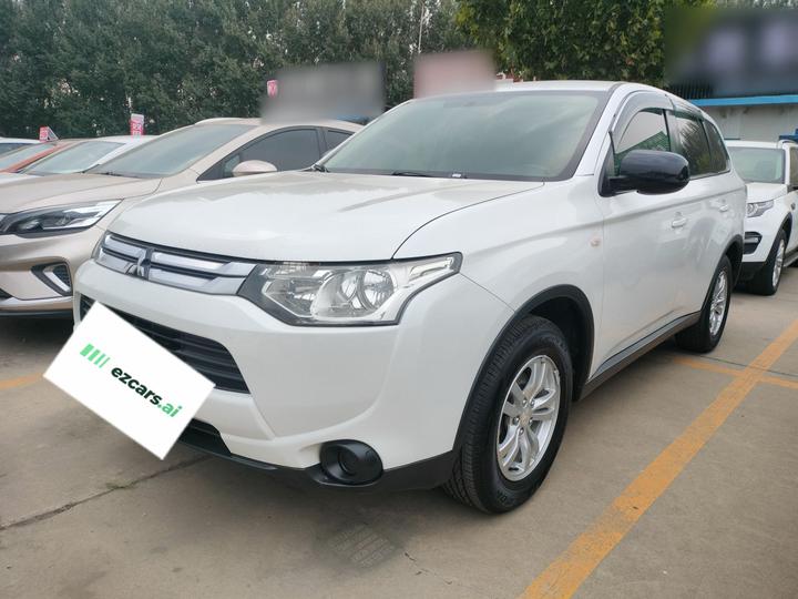 Outlander Imported 2014 2.0L RWD Sport Value 5-Seater
