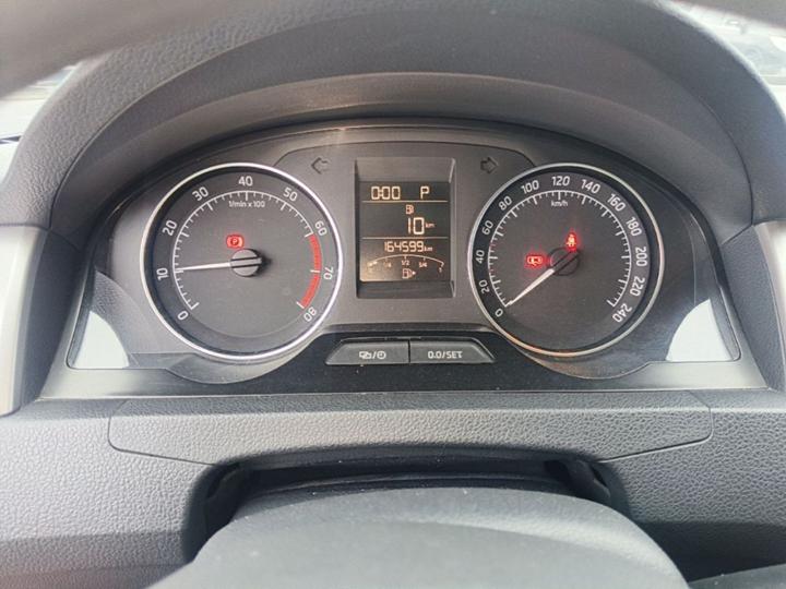 Rapid Spaceback 2014 1.6L AT Enjoy photo 7