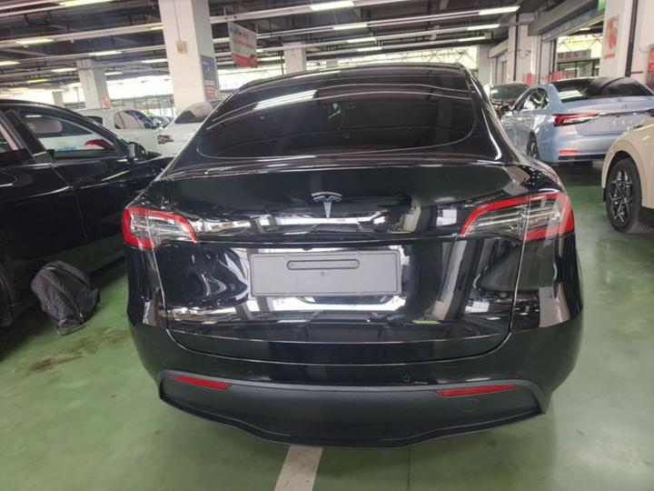 Model Y 2022 Facelift RWD photo 3