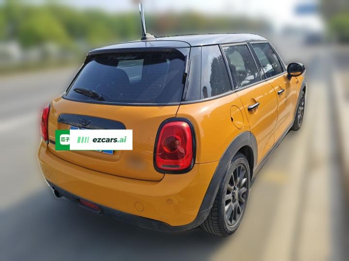 2016 1.5T COOPER 5-Door photo 4