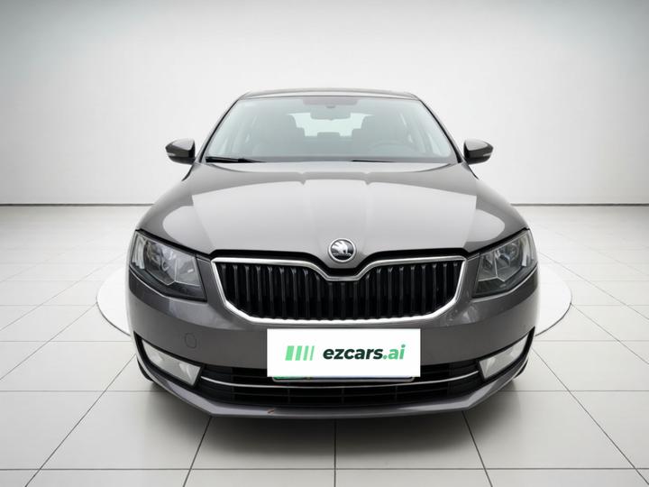 Octavia 2015 1.6L MT photo 2