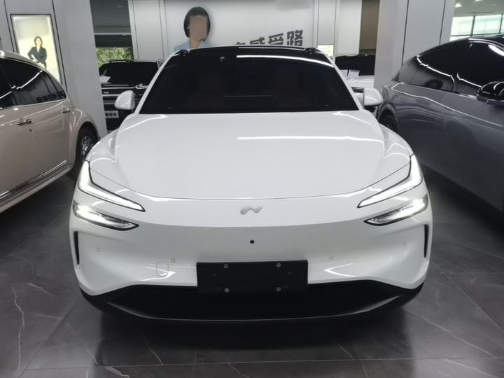 L60 2024 60kWh RWD photo 2
