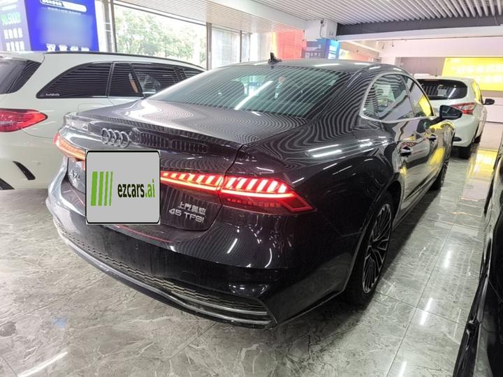 A7L 2025 45 TFSI Luxury photo 4