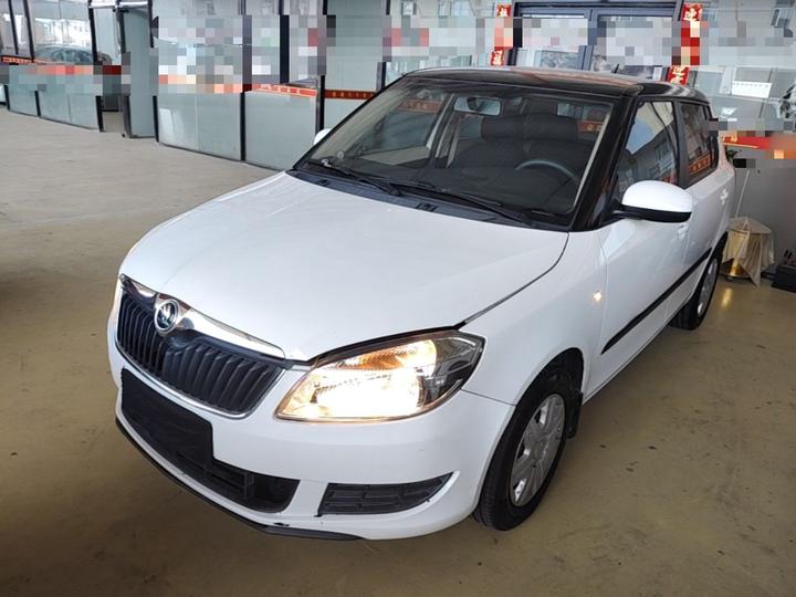 Fabia 2014 1.4L AT