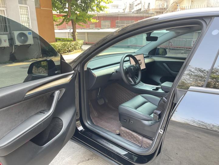 Model Y 2022 Facelift RWD photo 6