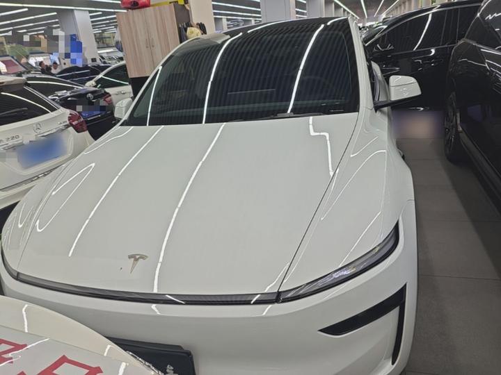 Model Y 2025 RWD photo 2