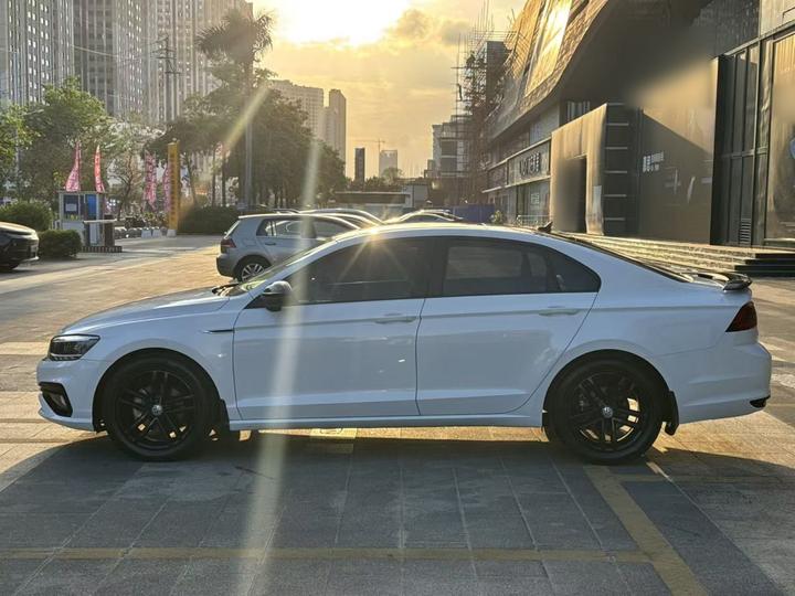 Lamando 2021 280TSI DSG Luxury Wraith photo 4
